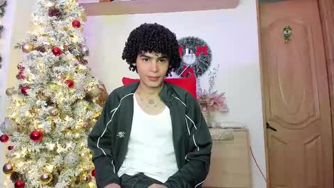 Snapshot of _jaay77 chatting on December 28, 5:35 pm Jay online show from December 28, 5:35 pm