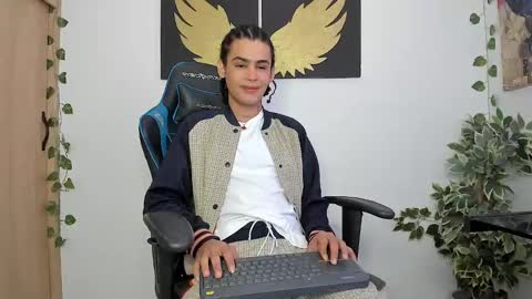 Snapshot of _jaay77 chatting on January 29, 7:32 pm Jay online show from January 29, 7:32 pm