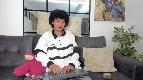 Snapshot of _jaay77 chatting on February 15, 9:48 pm Jay online show from February 15, 9:48 pm