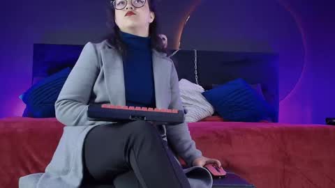 Miss Jade online show from April 14, 2:45 pm