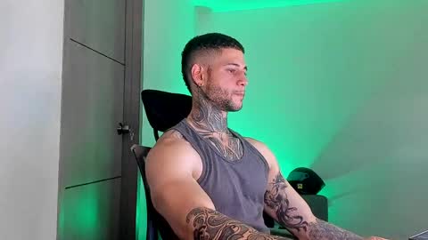 Snapshot of _jamesleandros chatting on June 2, 3:41 am jeison online show from June 2, 3:41 am