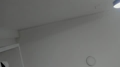 jannis  online show from April 9, 10:15 pm