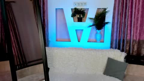 Snapshot of _jessika_69 chatting on December 5, 6:43 am _jessika_69 online show from December 5, 6:43 am