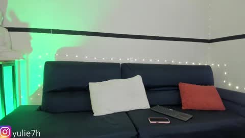 Snapshot of _jessy_moon_ chatting on February 20, 7:30 pm ... online show from February 20, 7:30 pm