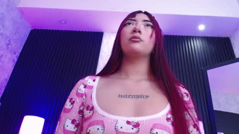 Snapshot of _johana18 chatting on December 14, 1:59 pm Mia online show from December 14, 1:59 pm