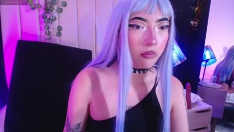 Snapshot of _johana18 chatting on December 20, 2:05 pm Mia online show from December 20, 2:05 pm