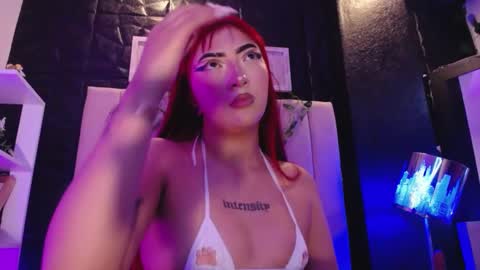 Snapshot of _johana18 chatting on December 27, 4:54 pm Mia online show from December 27, 4:54 pm