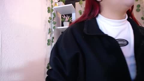 Snapshot of _johana18 chatting on March 6, 1:03 pm Mia online show from March 6, 1:03 pm