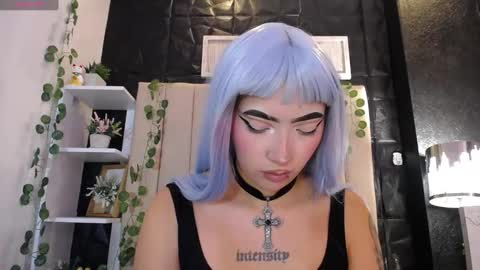 Snapshot of _johana18 chatting on March 7, 4:55 pm Mia online show from March 7, 4:55 pm