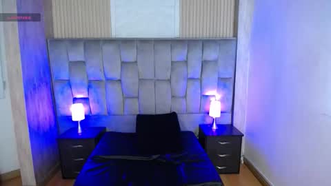 Snapshot of _johana18 chatting on October 11, 2:48 pm Mia online show from October 11, 2:48 pm