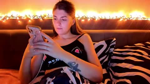 _just_a_simple_girl online show from December 22, 8:14 pm