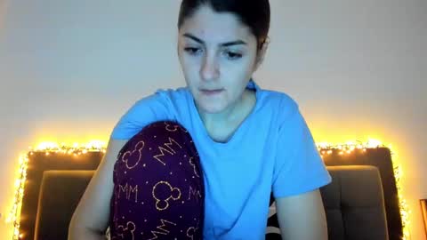 _just_a_simple_girl online show from February 26, 9:21 am