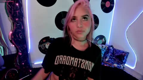 Snapshot of _karine01 chatting on January 18, 6:45 am _karine01 online show from January 18, 6:45 am