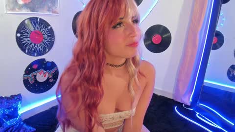 Snapshot of _karine01 chatting on February 2, 4:26 am _karine01 online show from February 2, 4:26 am