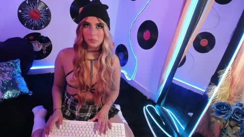 Snapshot of _karine01 chatting on February 4, 3:54 am _karine01 online show from February 4, 3:54 am