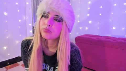 Snapshot of _karine01 chatting on September 19, 3:52 am _karine01 online show from September 19, 3:52 am