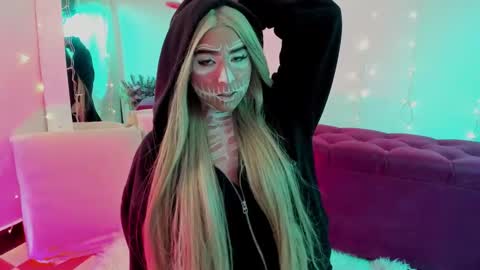 Snapshot of _karine01 chatting on October 19, 2:56 am _karine01 online show from October 19, 2:56 am