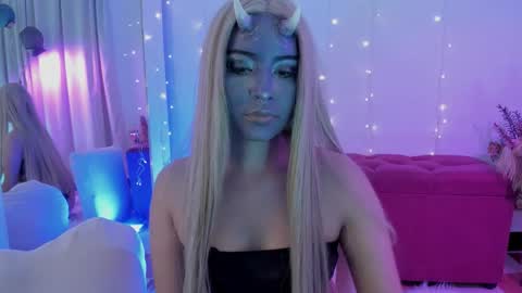 Snapshot of _karine01 chatting on October 23, 6:02 am _karine01 online show from October 23, 6:02 am