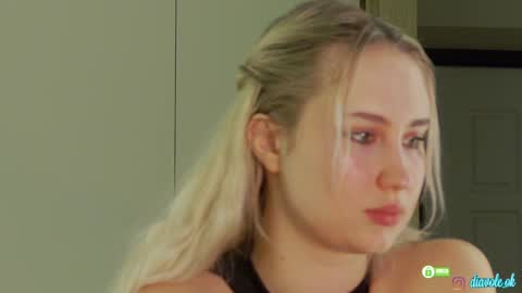 Snapshot of _kateline_ chatting on January 4, 5:26 pm Kate online show from January 4, 5:26 pm