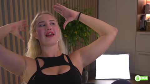 Snapshot of _kateline_ chatting on September 26, 9:35 am Kate online show from September 26, 9:35 am