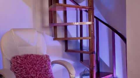 kelly online show from October 21, 12:39 pm