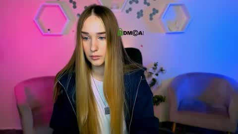 Snapshot of _kellykitten_ chatting on November 19, 10:48 am _kellykitten_ online show from November 19, 10:48 am