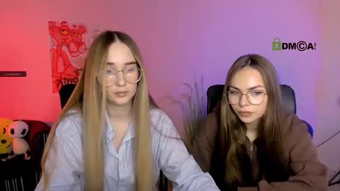 _kellykitten_ online show from December 4, 9:40 am