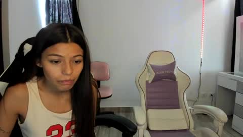 Snapshot of _khloe_sweet chatting on February 3, 5:14 pm khloe sweet online show from February 3, 5:14 pm