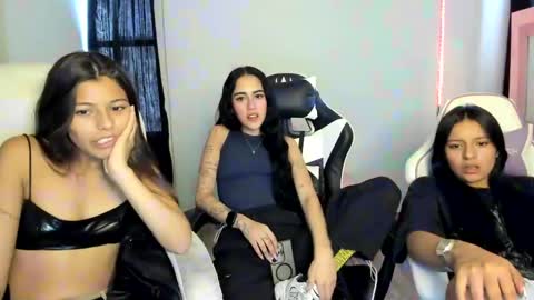 Snapshot of _khloe_sweet chatting on February 9, 10:11 pm khloe sweet online show from February 9, 10:11 pm