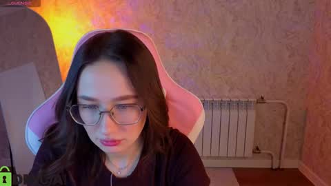 Snapshot of _kiki_angel_ chatting on February 21, 3:51 am Kiki online show from February 21, 3:51 am