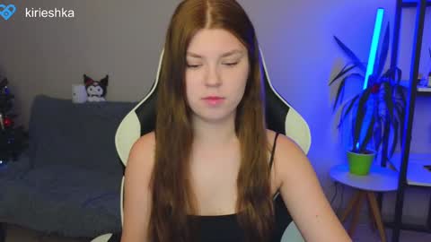 Snapshot of _kirieshka chatting on December 26, 1:10 pm Molly Emily online show from December 26, 1:10 pm