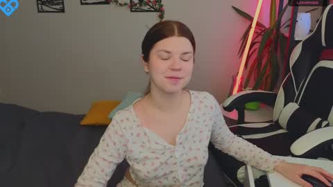 Snapshot of _kirieshka chatting on January 22, 5:37 am Molly Emily online show from January 22, 5:37 am