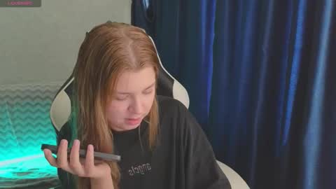 Snapshot of _kirieshka chatting on September 18, 9:55 am Molly Emily online show from September 18, 9:55 am