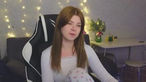 Molly   Emily online show from January 6, 6:11 pm