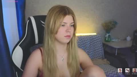 Molly   Emily online show from May 25, 4:46 pm