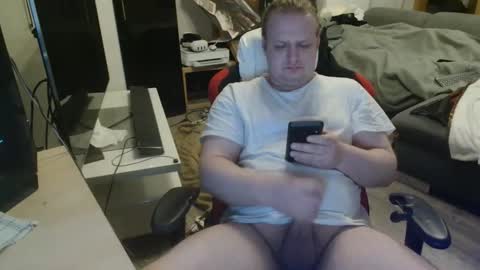 Snapshot of _kitsu_ chatting on November 19, 2:28 pm _kitsu_ online show from November 19, 2:28 pm