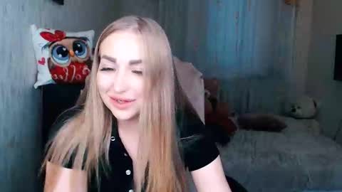 Snapshot of _kittyboo chatting on November 26, 6:58 am Aleksa online show from November 26, 6:58 am