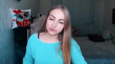 Snapshot of _kittyboo chatting on December 1, 6:40 am Aleksa online show from December 1, 6:40 am