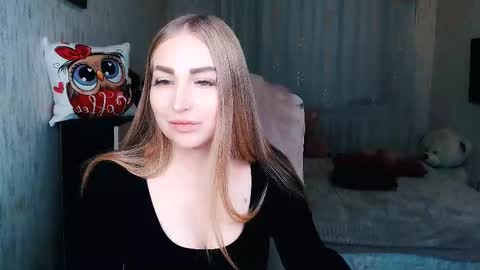 Snapshot of _kittyboo chatting on December 4, 7:06 am Aleksa online show from December 4, 7:06 am