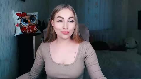 Snapshot of _kittyboo chatting on December 5, 11:52 am Aleksa online show from December 5, 11:52 am