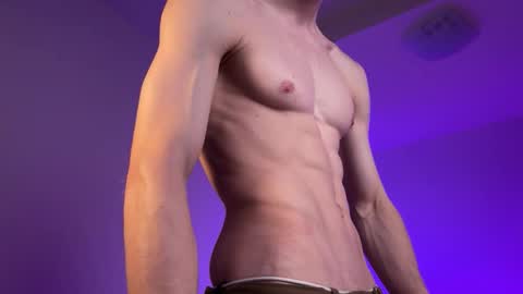 Snapshot of _l0l_ chatting on February 3, 3:31 am T-1000 online show from February 3, 3:31 am