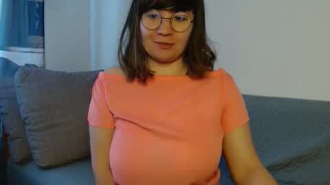 Snapshot of _lalilu_ chatting on December 8, 9:24 am _lalilu_ online show from December 8, 9:24 am