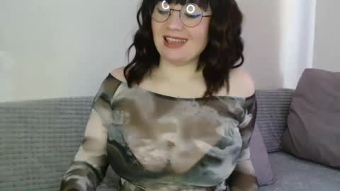 Snapshot of _lalilu_ chatting on January 16, 10:10 am _lalilu_ online show from January 16, 10:10 am