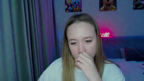 Snapshot of _lalune_ chatting on December 25, 3:40 am _lalune_ online show from December 25, 3:40 am