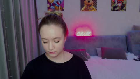 Snapshot of _lalune_ chatting on December 26, 12:36 am _lalune_ online show from December 26, 12:36 am