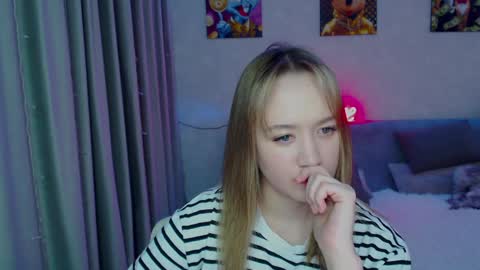 Snapshot of _lalune_ chatting on December 26, 8:32 pm _lalune_ online show from December 26, 8:32 pm