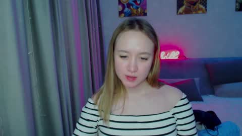 Snapshot of _lalune_ chatting on December 28, 5:44 am _lalune_ online show from December 28, 5:44 am