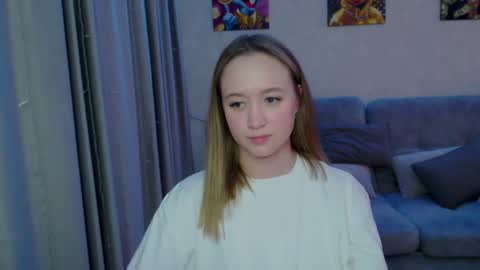 Snapshot of _lalune_ chatting on December 29, 12:09 am _lalune_ online show from December 29, 12:09 am