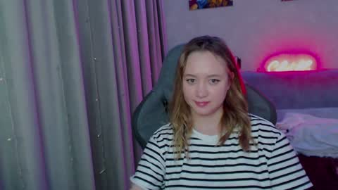 Snapshot of _lalune_ chatting on January 6, 4:04 am _lalune_ online show from January 6, 4:04 am
