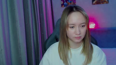 Snapshot of _lalune_ chatting on January 18, 7:37 pm _lalune_ online show from January 18, 7:37 pm
